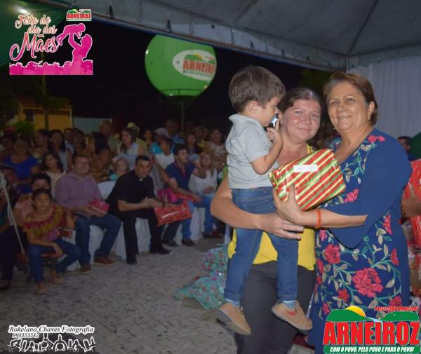 Foto 9 — Comemoração do dia das mães na sede do Município.