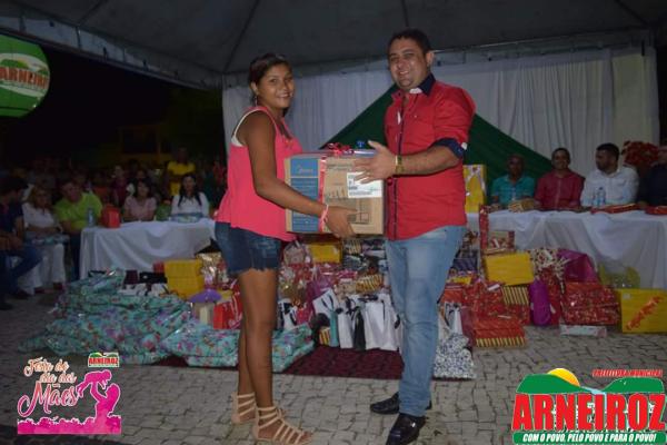Foto 3 — Comemoração do dia das mães na sede do Município.