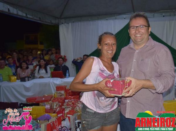 Foto 12 — Comemoração do dia das mães na sede do Município.