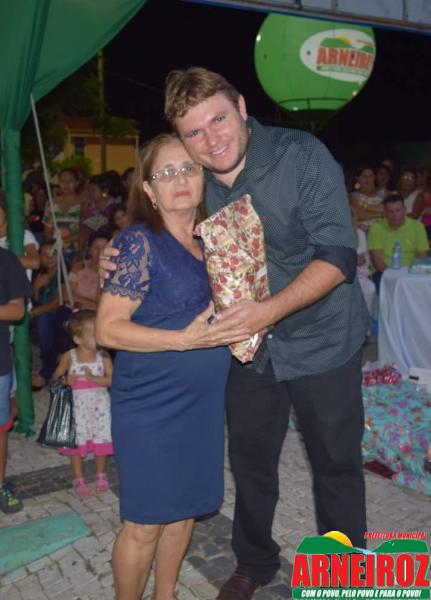 Foto 18 — Comemoração do dia das mães na sede do Município.