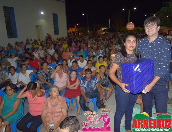 Foto 17 — Comemoração do dia das mães na sede do Município.