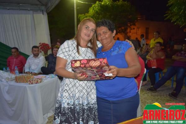 Foto 97 — Comemoração do dia das mães na sede do Município.
