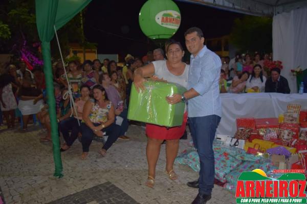 Foto 20 — Comemoração do dia das mães na sede do Município.