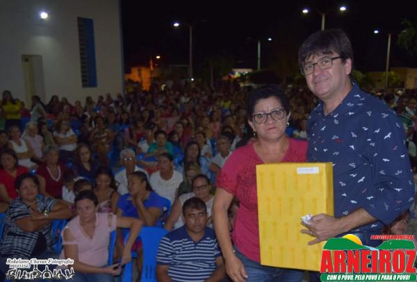 Foto 32 — Comemoração do dia das mães na sede do Município.