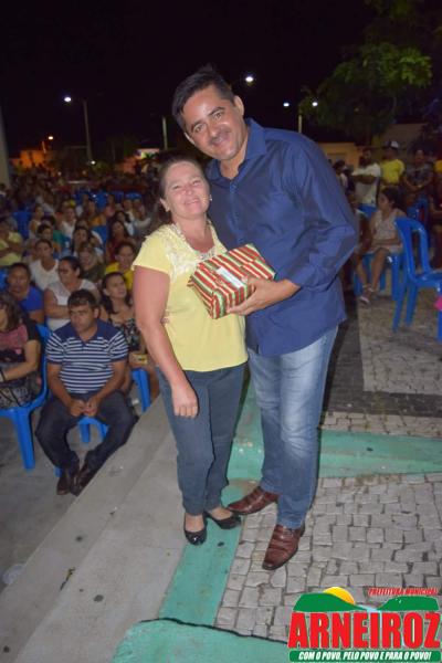 Foto 95 — Comemoração do dia das mães na sede do Município.