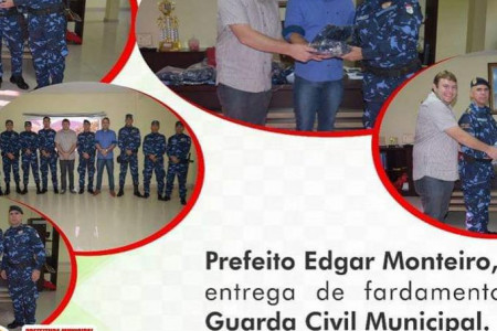 O Prefeito Edgar Monteiro realiza a entrega de uma nova viatura par a Equipe da Guarda Municipal de Arneiroz