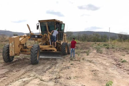 Abertura  de Ruas do Novo Bairro da cidade (Santa Luzia)