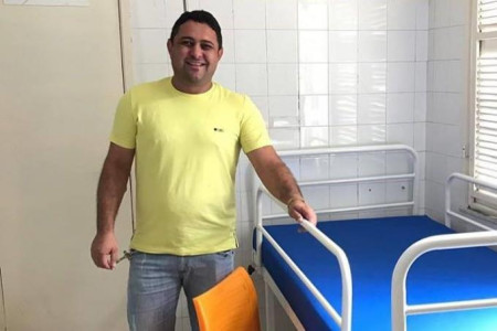 Prefeito Edgar Monteiro visita o Hospital Municipal para olhar de perto os equipamentos adquiridos para essa unidade.  